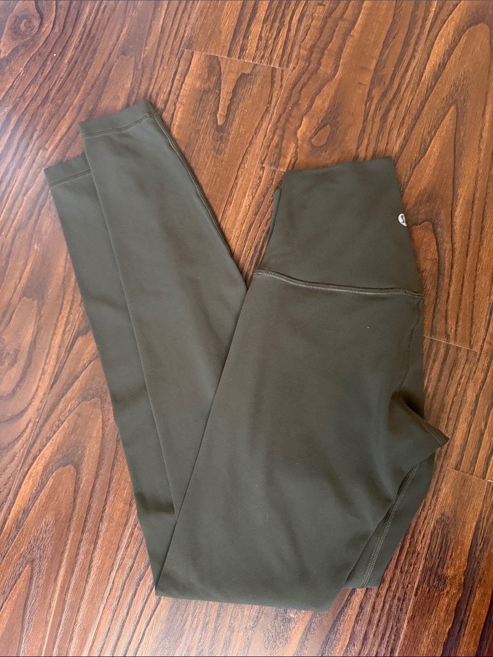 Women lululemon Olive Green Active Leggings 28" inseam